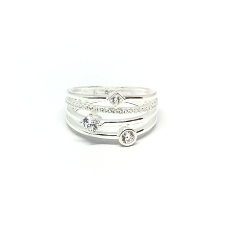 Anillo calado con cubics combinados