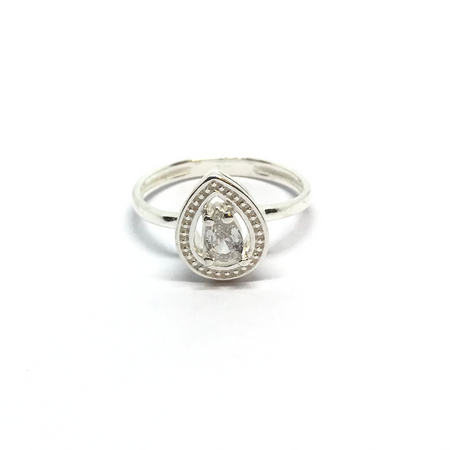 Anillo estilo gota con cubic