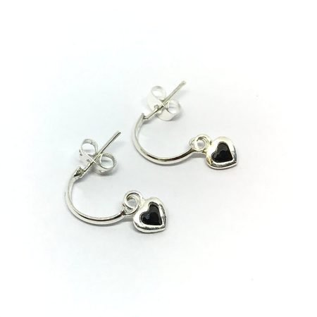 Aros media argolla con corazon cubic colgante en colores varios