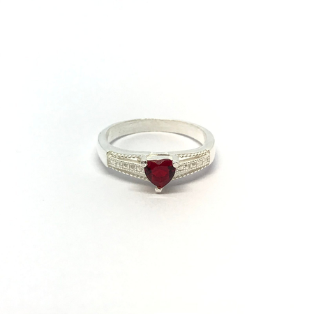 Anillo con cubic corazon
