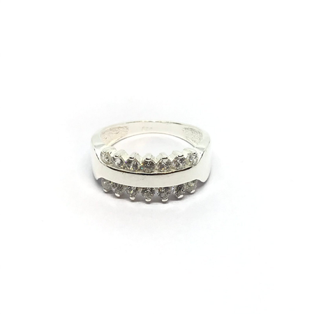 Anillo estilo doble medio sin fin con cubic