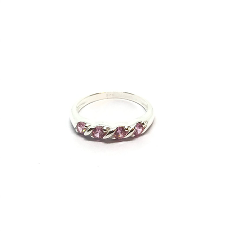 Anillo con cubics redondos