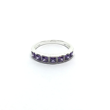 Anillo medio sin fin con cubics cuadrados