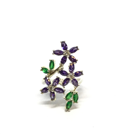 Anillo importante de flores y hojas de cubic