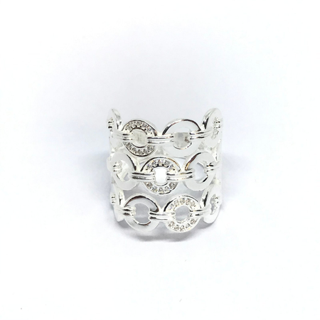 Anillo importante con circulos combinados y cubic