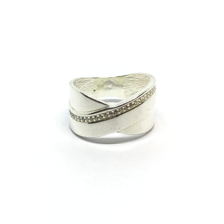 Anillo estilo cruz ancho con cubic