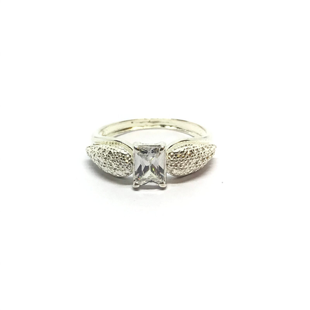 Anillo combinado con cubic y baguette