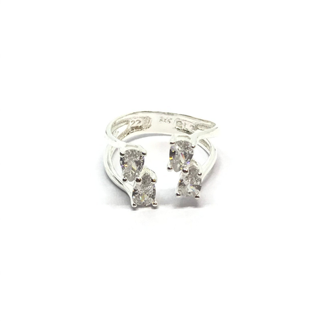 Anillo abierto con cubics estilo gota