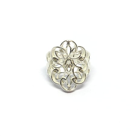 Anillo de flor calado con cubic