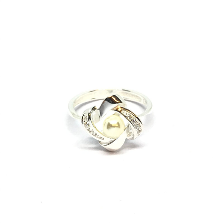 Anillo estilo flor con cubic y perla