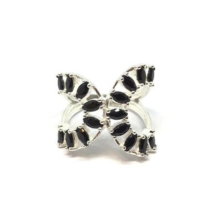 Anillo importante con cubic