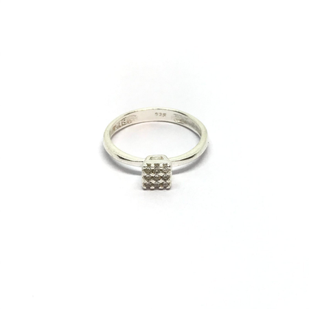 Anillo estilo solitario cuadrado con cubic