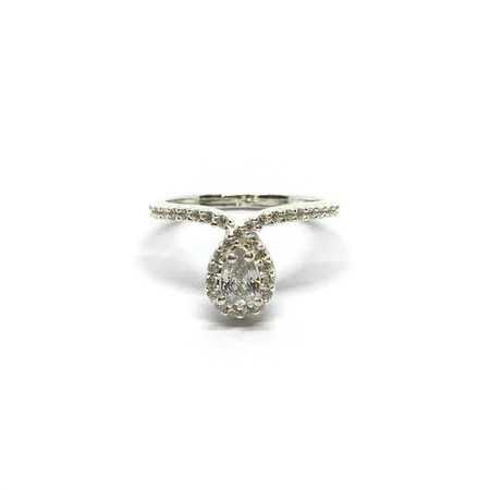 Anillo con cubic estilo gota