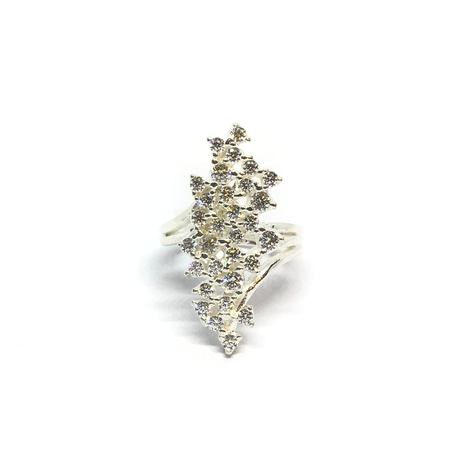 Anillo con combinacion de flores en cubic