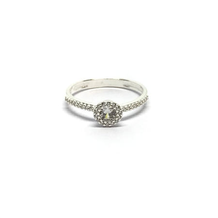 Anillo combinado de cubics chicos y cubic grande redondo