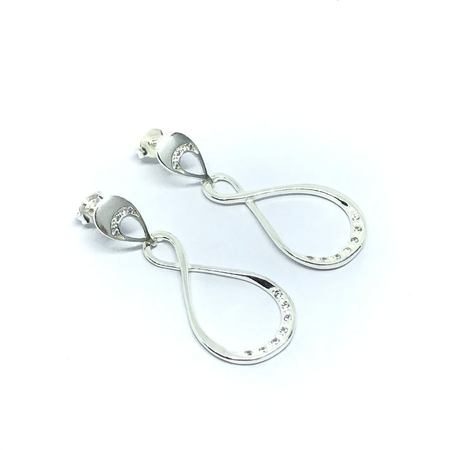 Aros colgantes estilo infinito con cubic