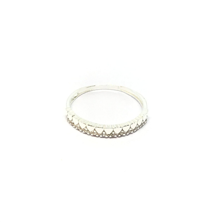 Anillo medio sin fin con corazones y cubic