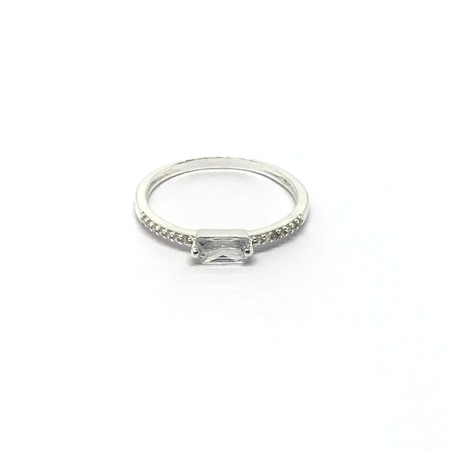 Anillo con cubic combinados
