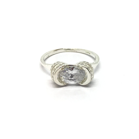Anillo con cubic central y cubics alrededor