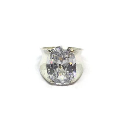 Anillo estilo hundido con cubic ovalado