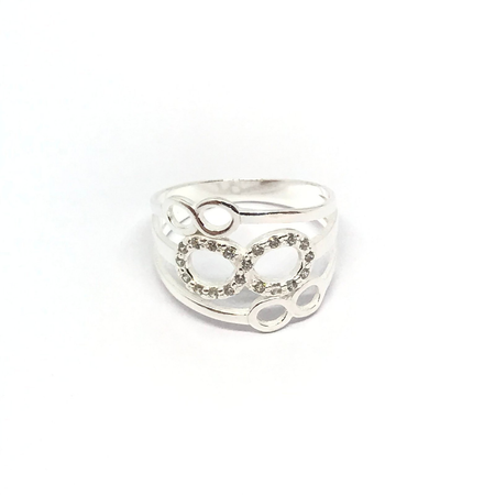 Anillo del infinito con cubic