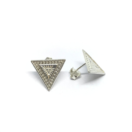 Aros triangulares con diseño