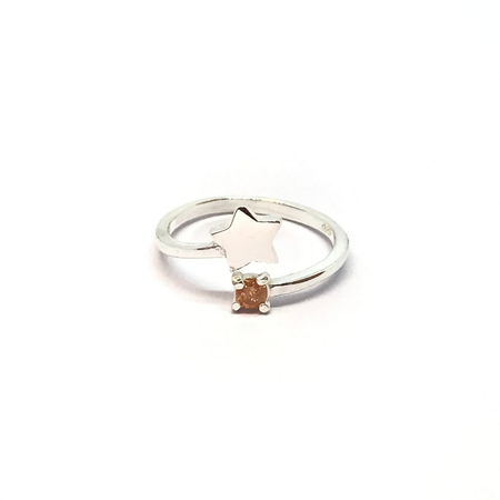 Anillo abierto de estrella con cubic en colores varios