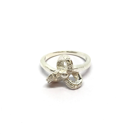 Anillo nudo con cuic