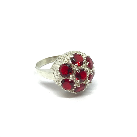 Anillo estilo frutilla con cubic en colores varios