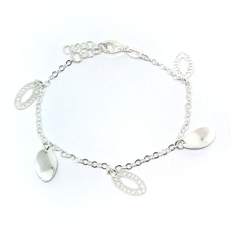 Pulsera extensible con dijes colgantes