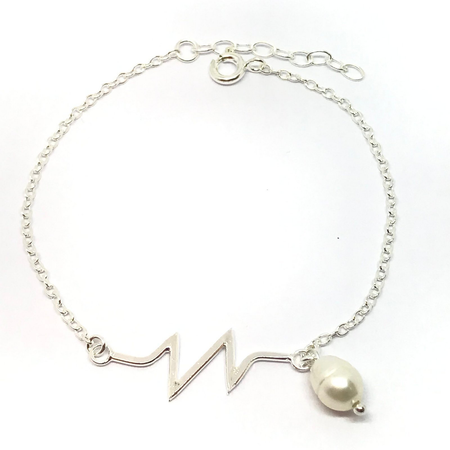 Pulsera con rayo y perla colgante