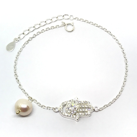Pulsera con manito con cubic y perla