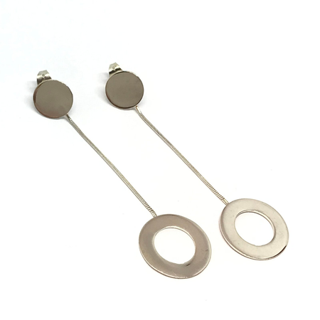 Aros colgantes largos combinados