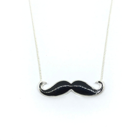 Cadena con colgante de bigote esmaltado