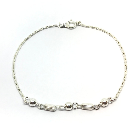 Pulsera con bolitas y canutillos