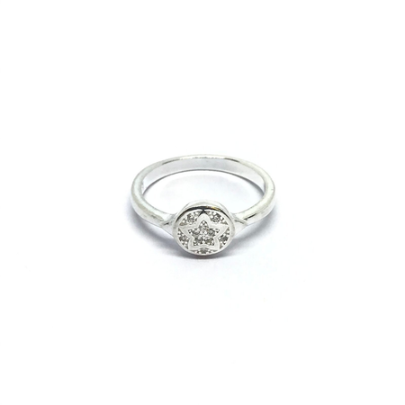 Anillo con estrella y cubic